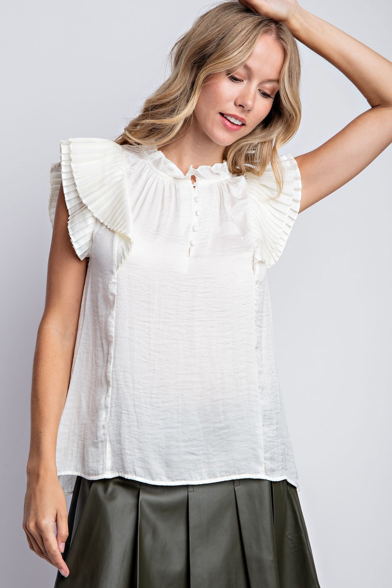 SOLID PLEATED SLEEVE TOP