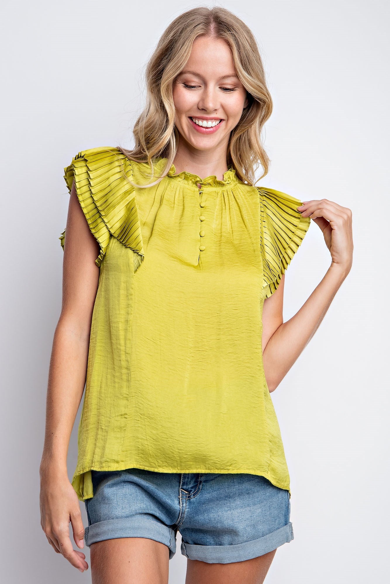 SOLID PLEATED SLEEVE TOP