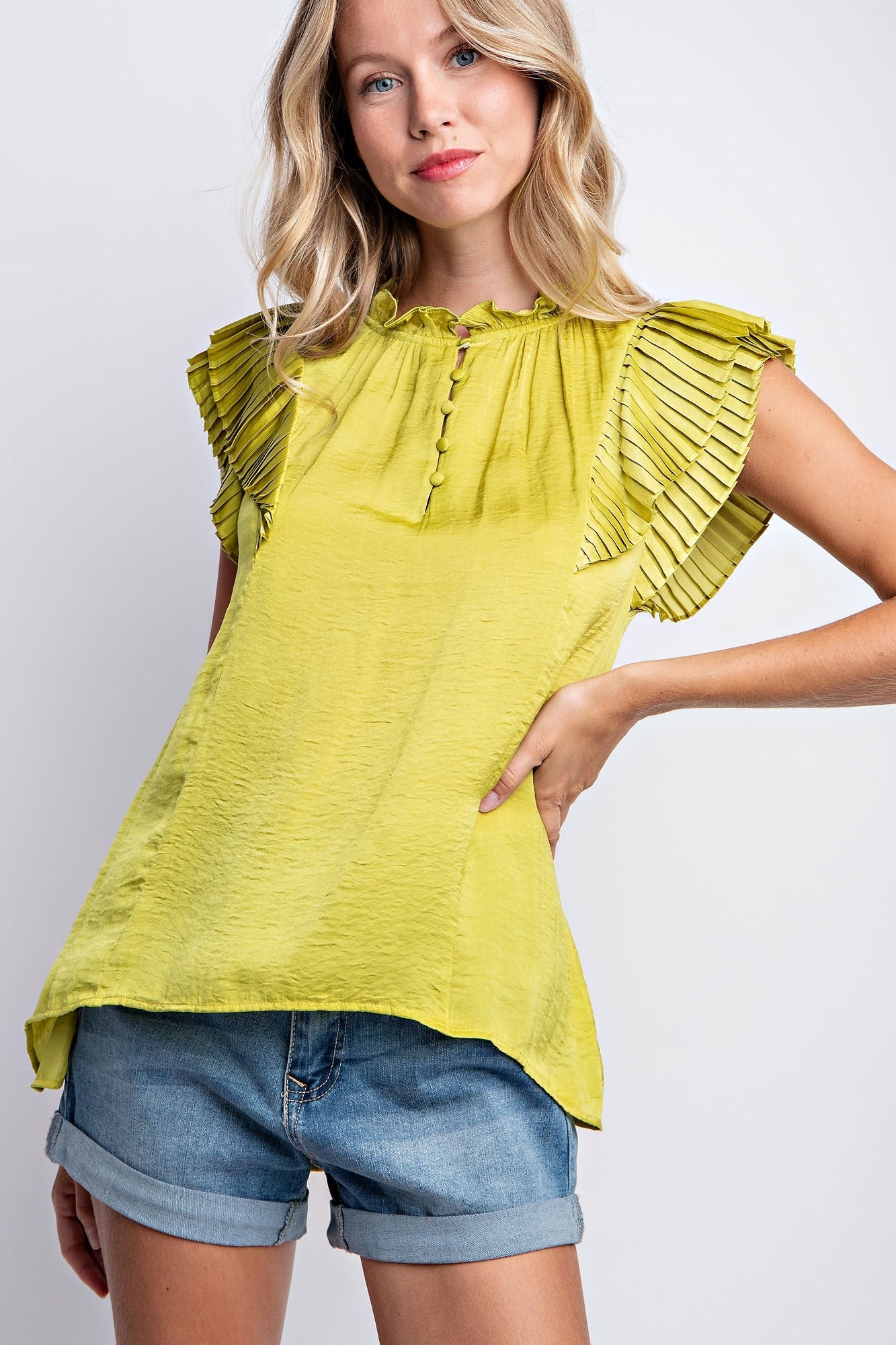 SOLID PLEATED SLEEVE TOP