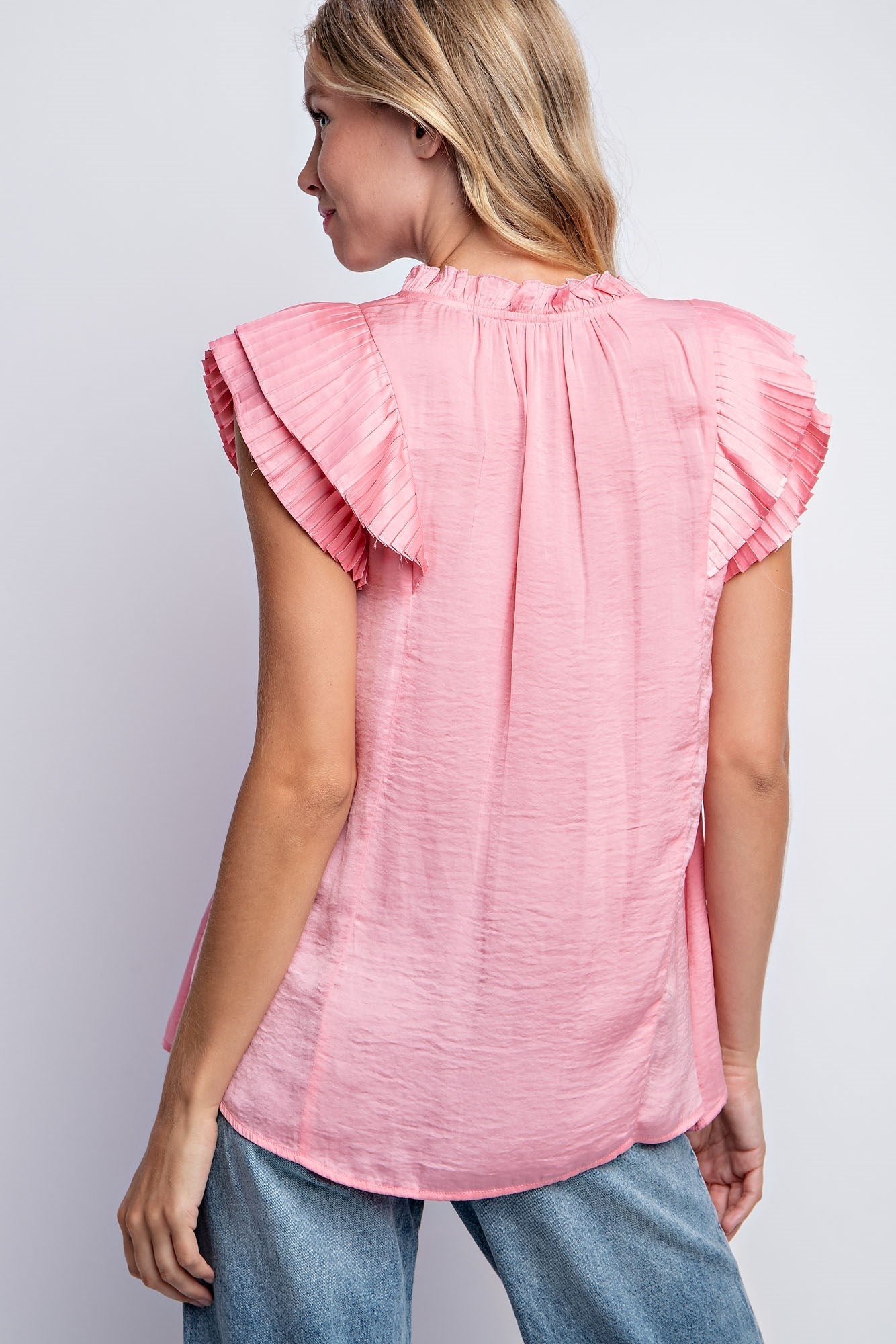 SOLID PLEATED SLEEVE TOP