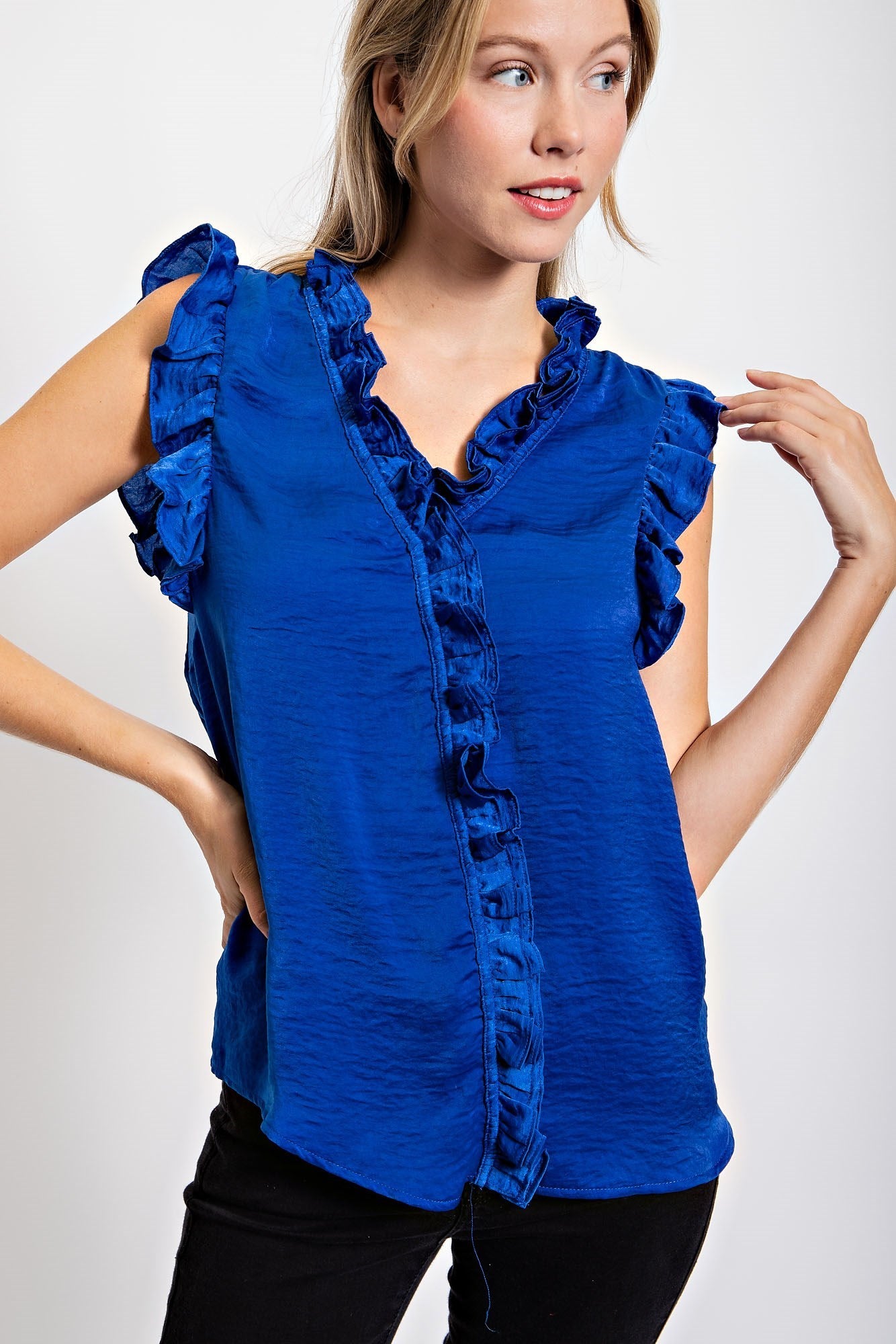 SLEEVELESS RUFFLE SOLID TOP