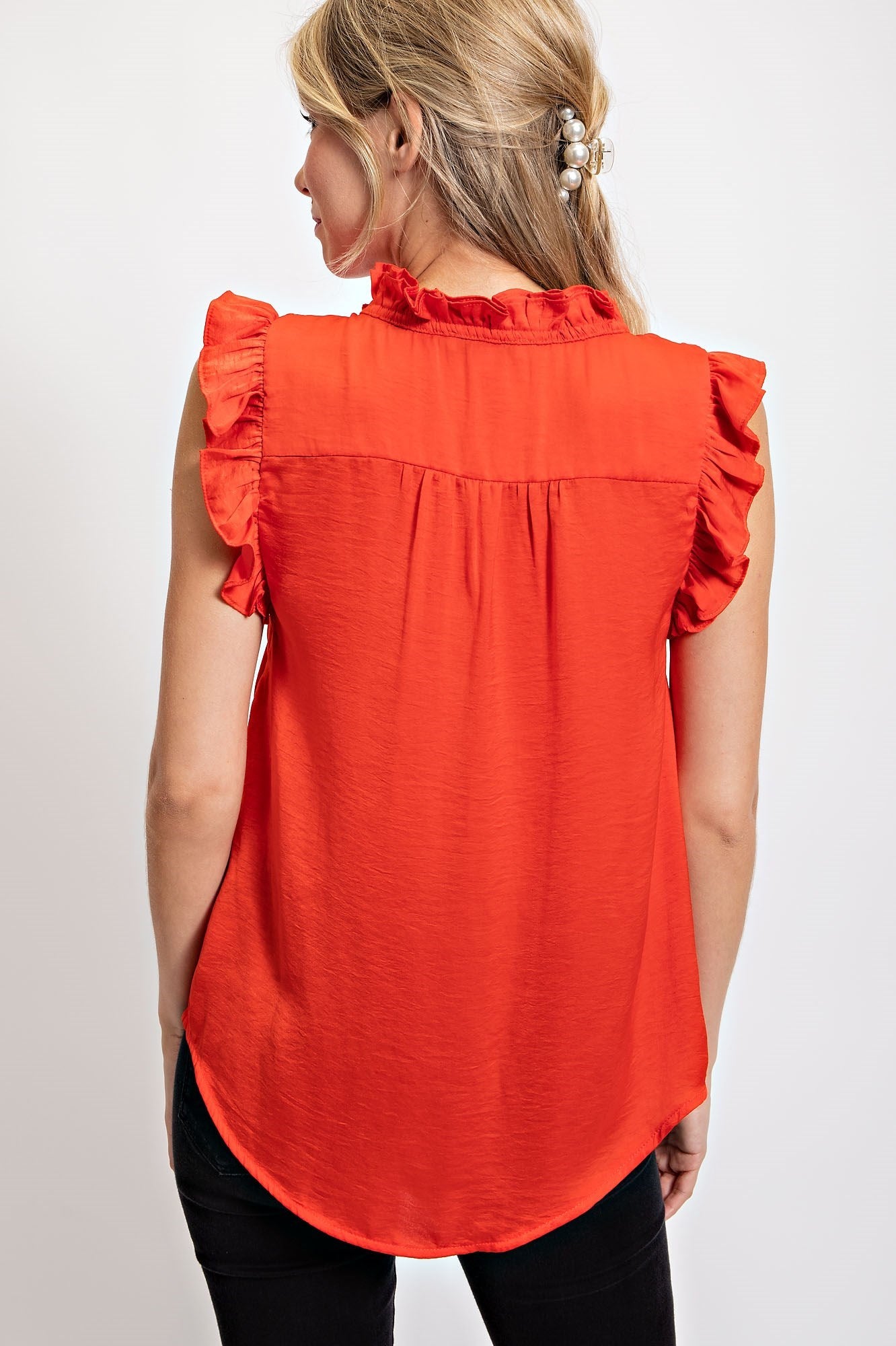SLEEVELESS RUFFLE SOLID TOP