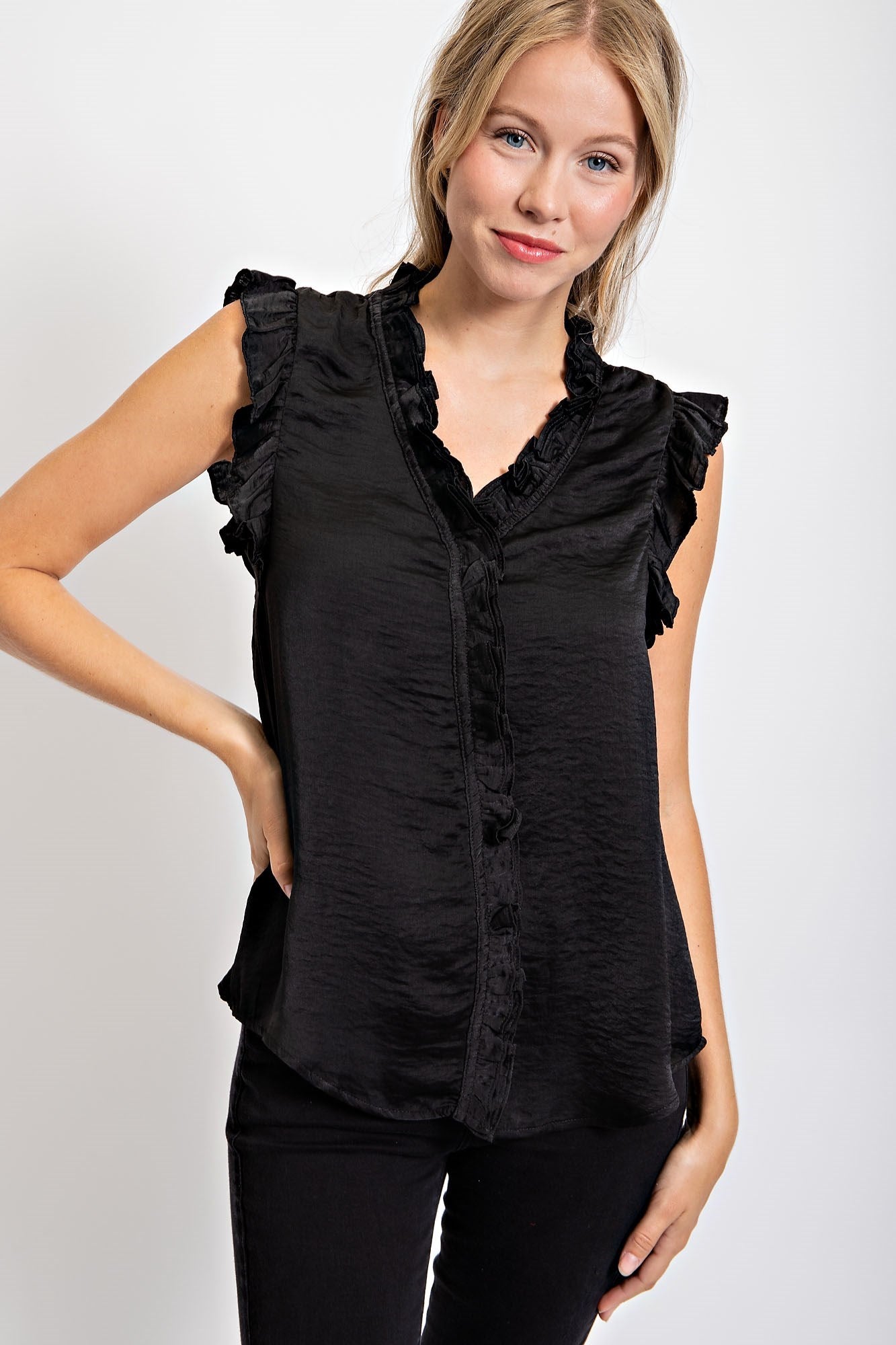 SLEEVELESS RUFFLE SOLID TOP