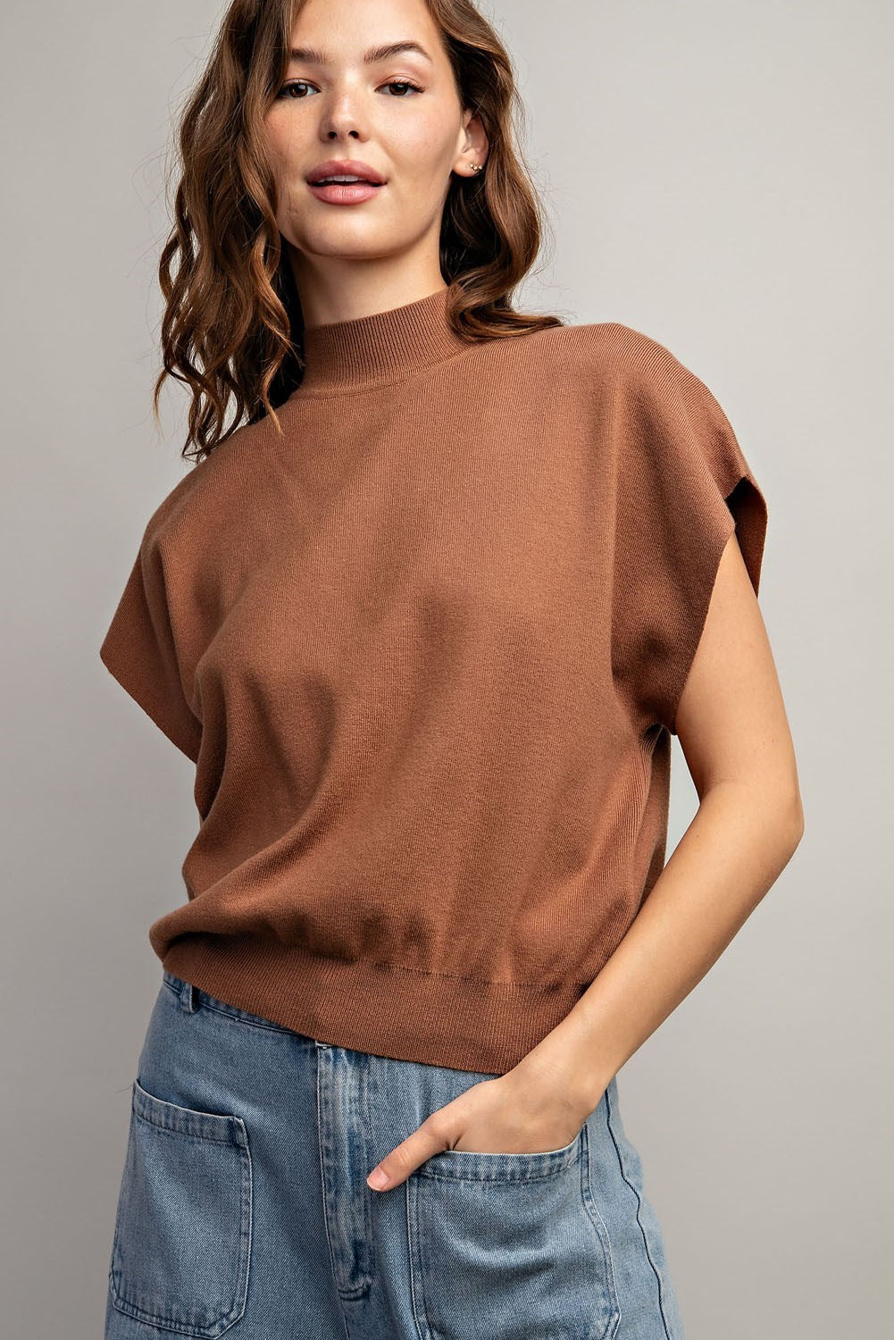 MOCK NECK SHORT SLEEVE TOP
