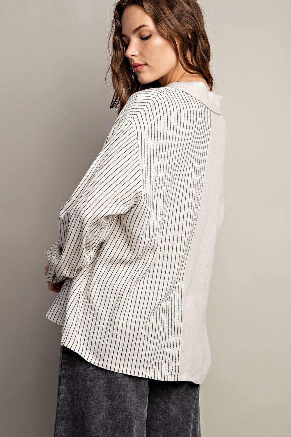 STRIPE BUTTON DOWN SHIRT