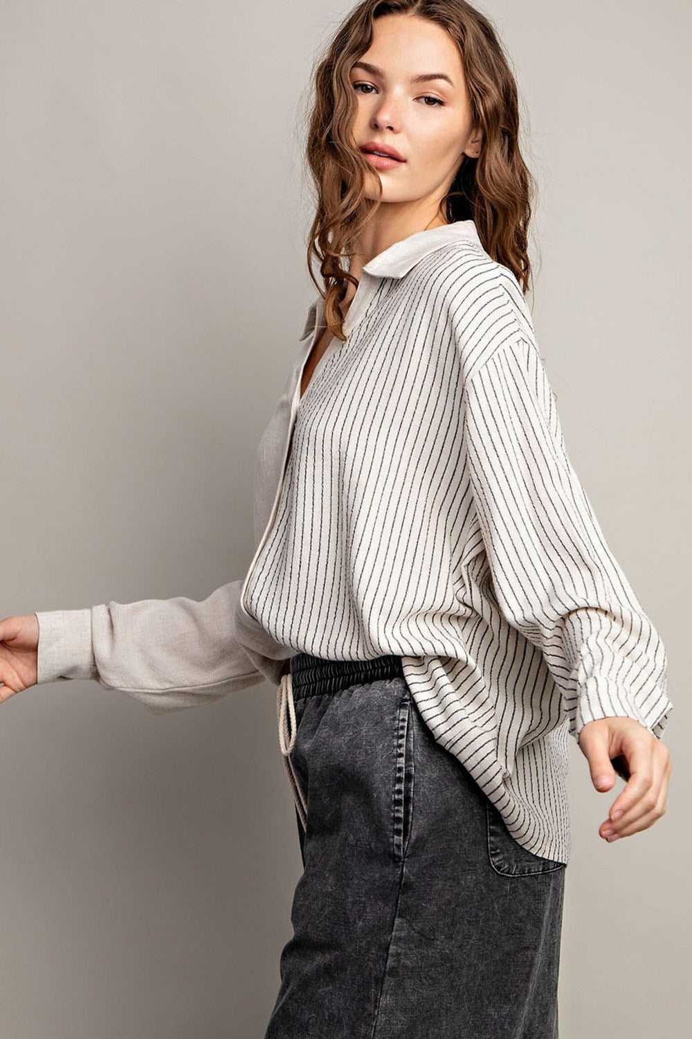 STRIPE BUTTON DOWN SHIRT