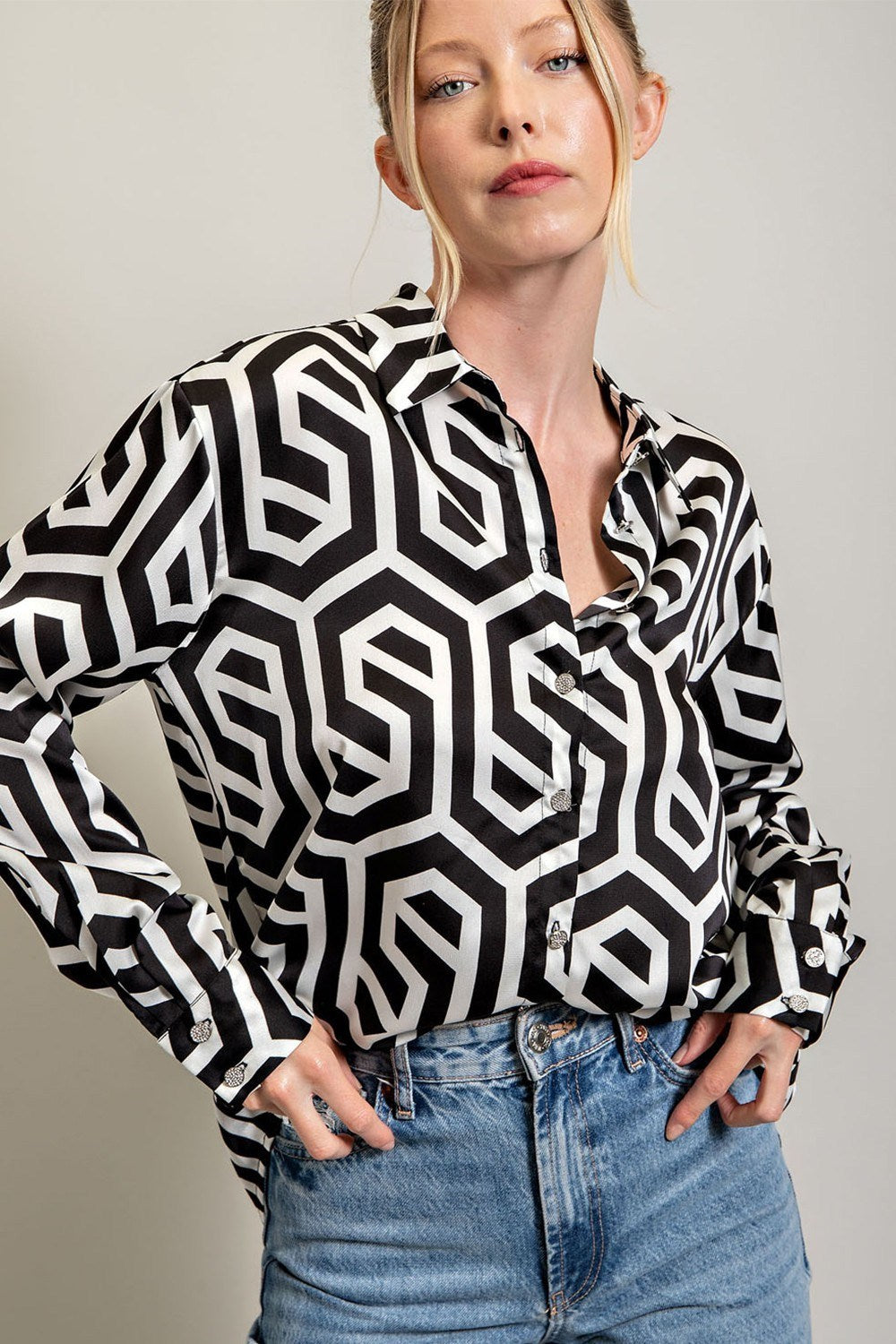 PRINTED BUTTON DOWN LONG SLEEVE TOP
