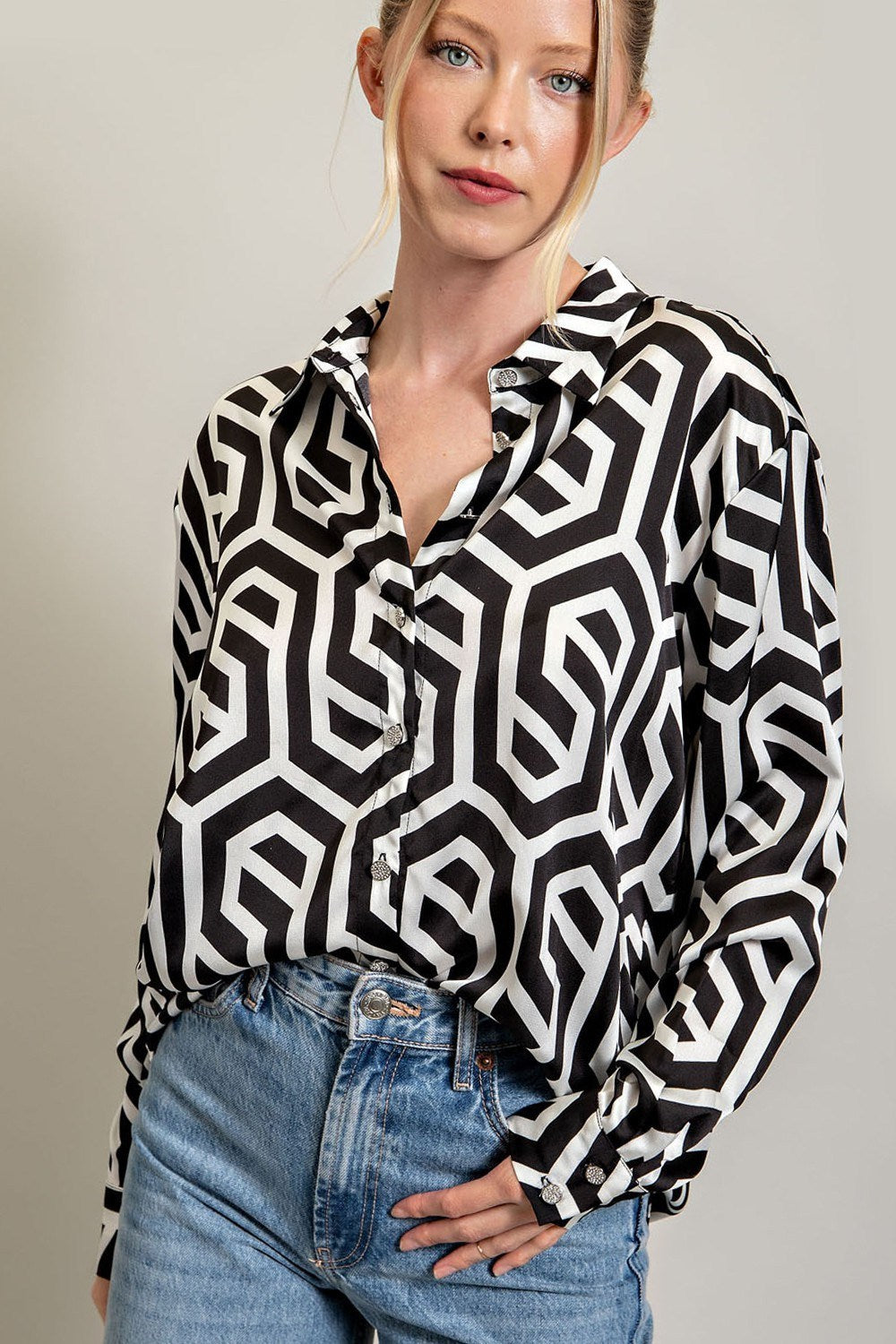 PRINTED BUTTON DOWN LONG SLEEVE TOP