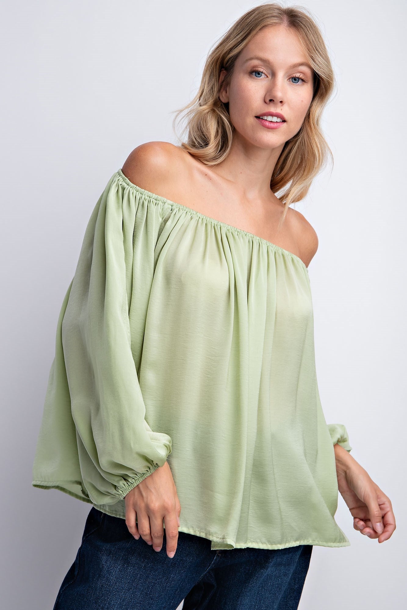 OFF THE SHOULDER PEASANT SOLID TOP
