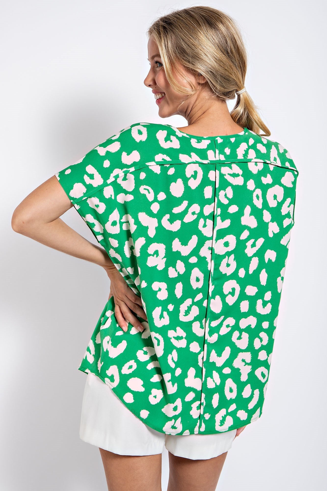 LEOPARD PRINT CAP SLEEVE TOP