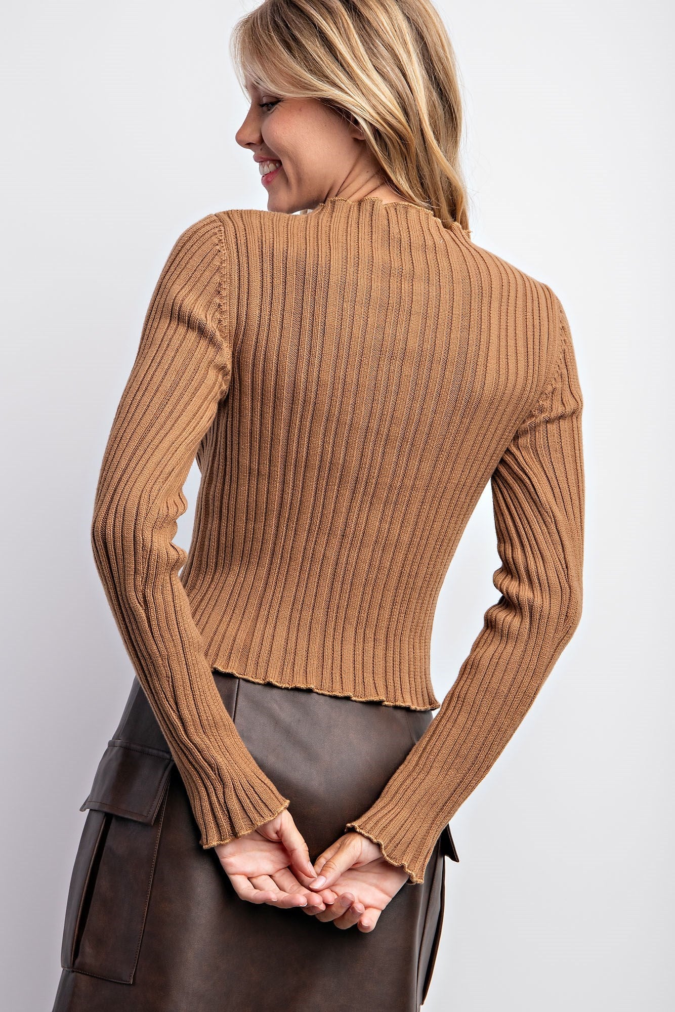 LETTUCE MERROW EDGE RIBBED SWEATER TOP