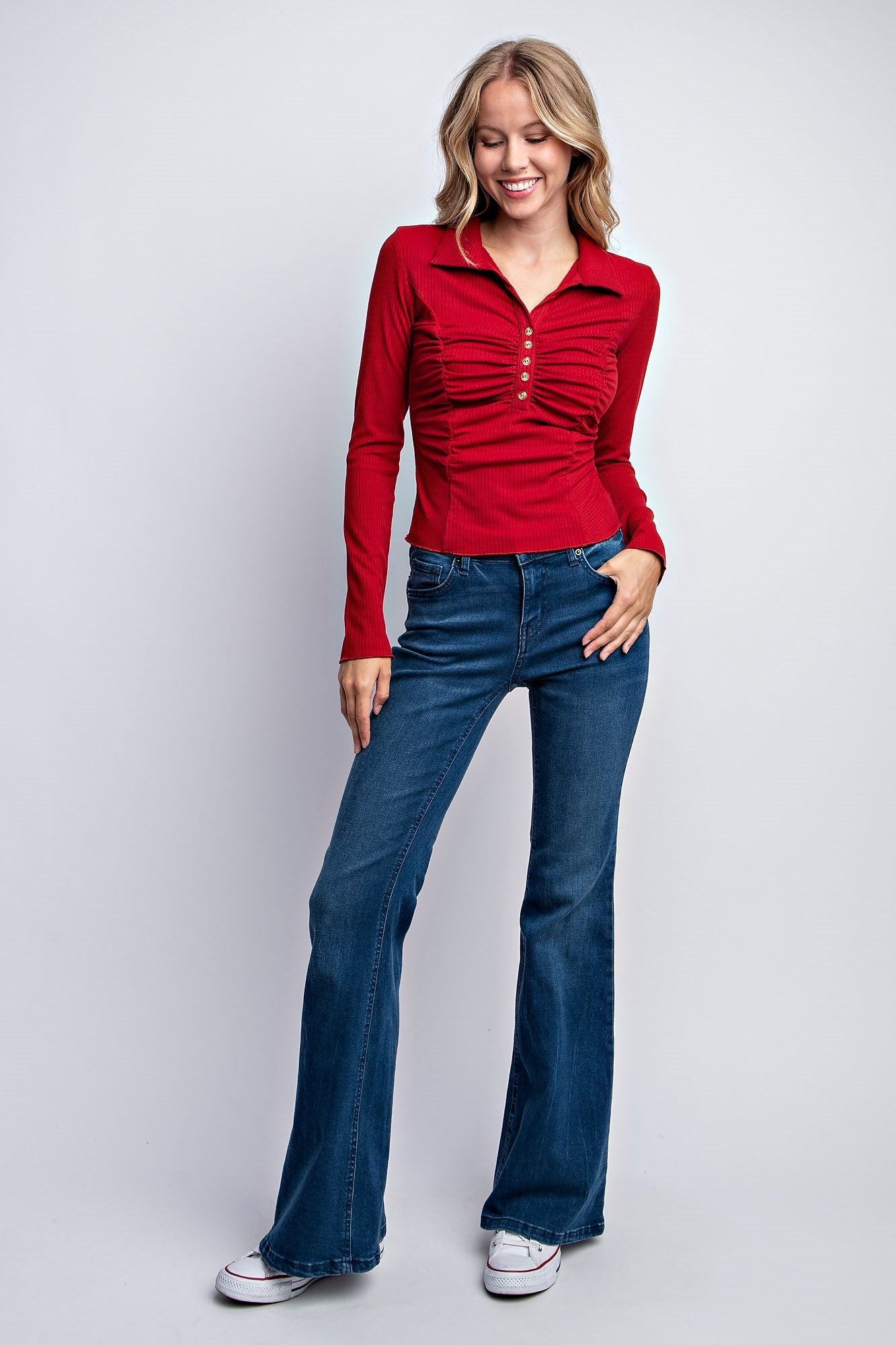 COLLARED V-NECK RIB KNIT TOP