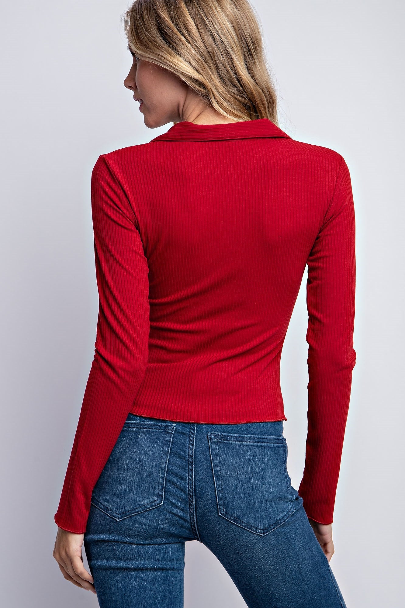 COLLARED V-NECK RIB KNIT TOP