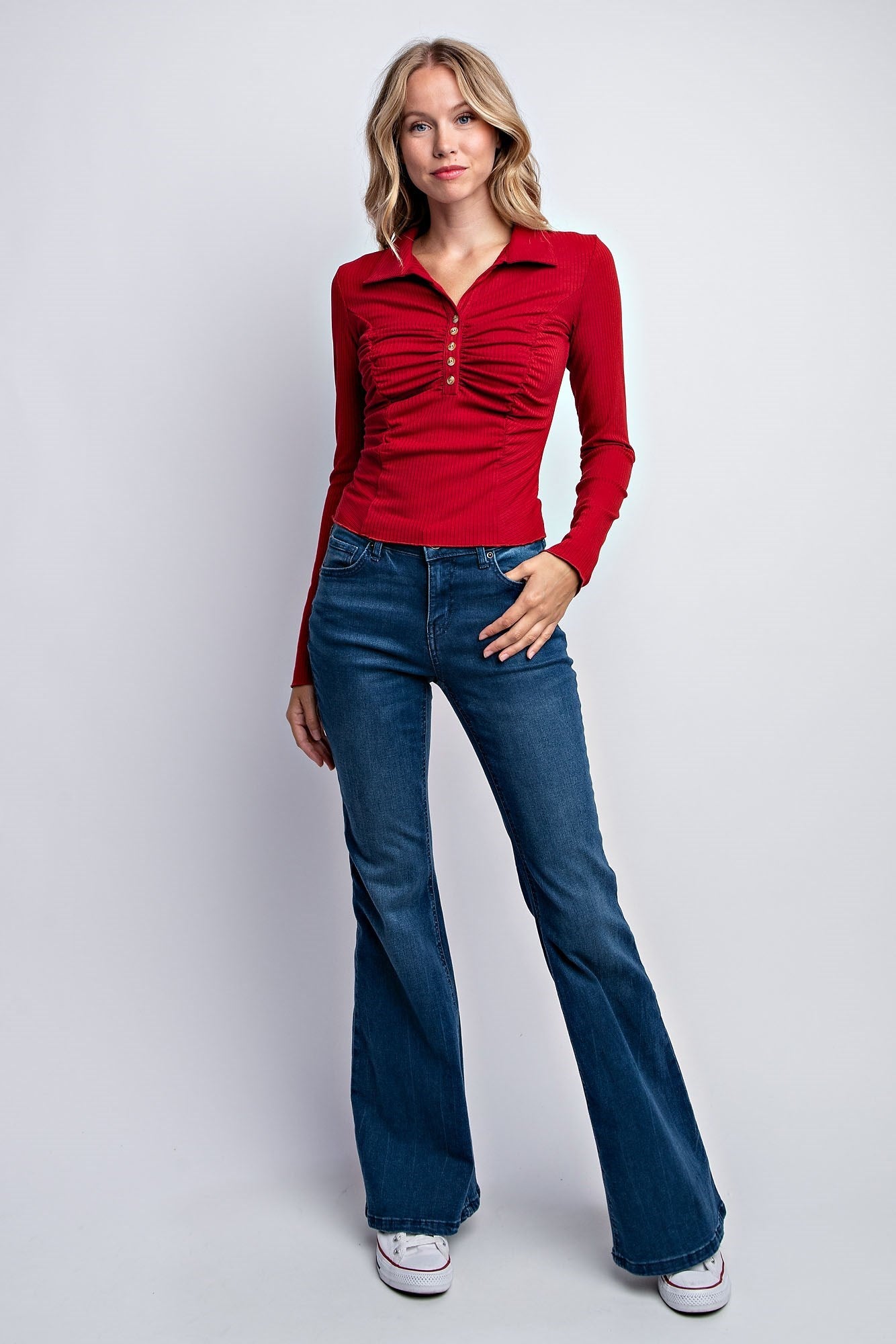 COLLARED V-NECK RIB KNIT TOP