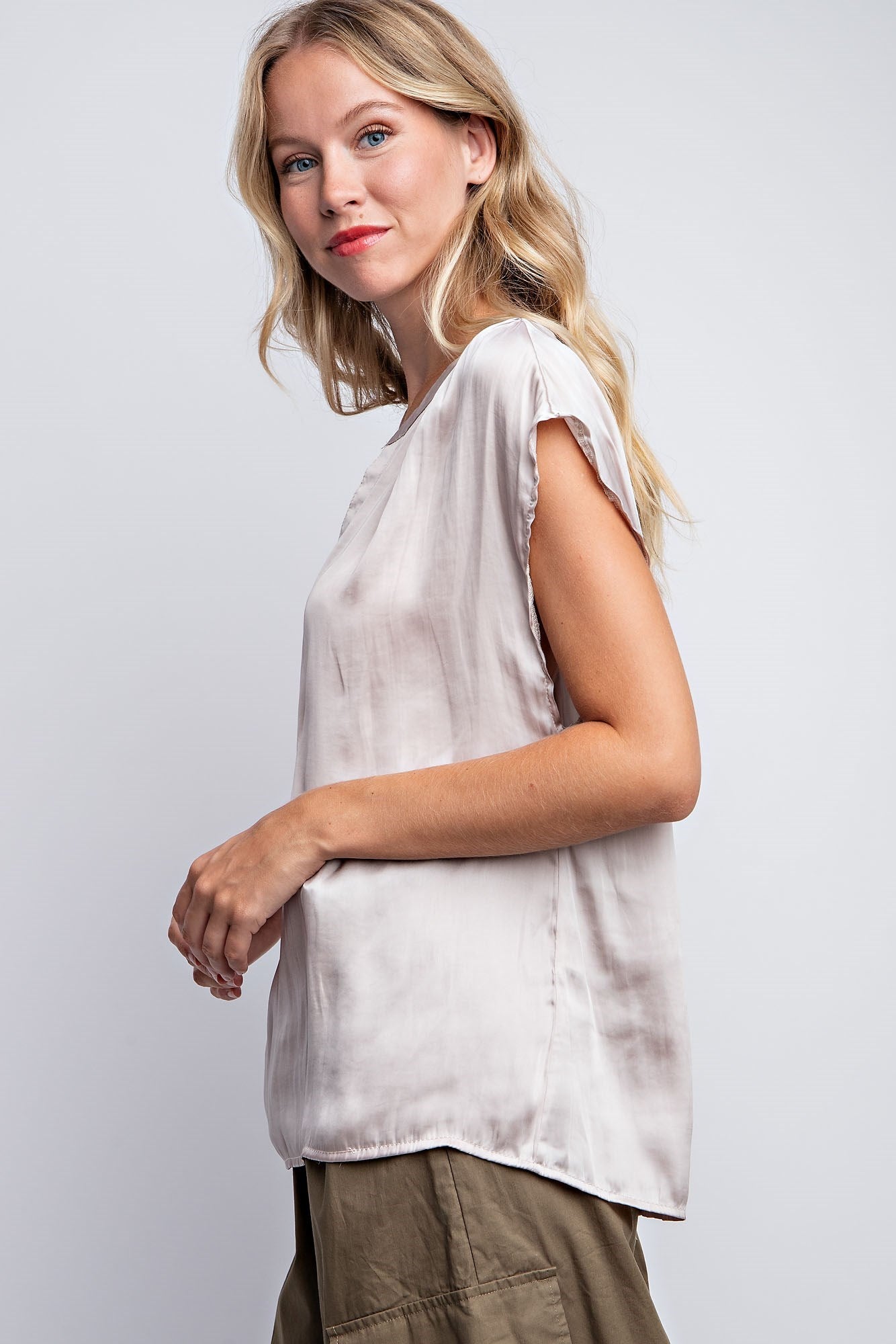 SOLID SATIN V-PLACKET TOP
