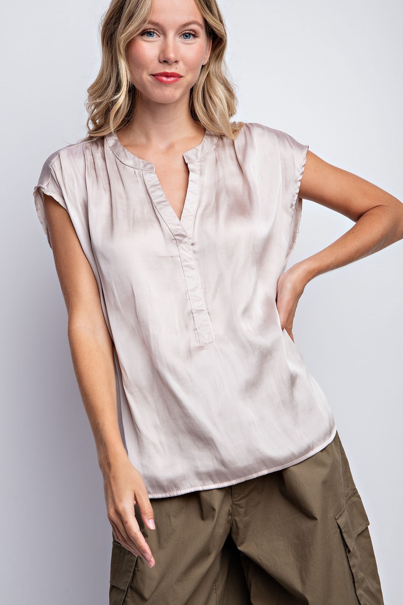 SOLID SATIN V-PLACKET TOP