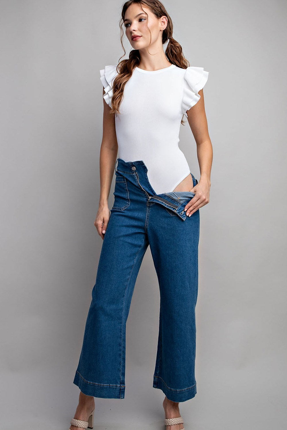 RUFFLE SLEEVE BODYSUIT