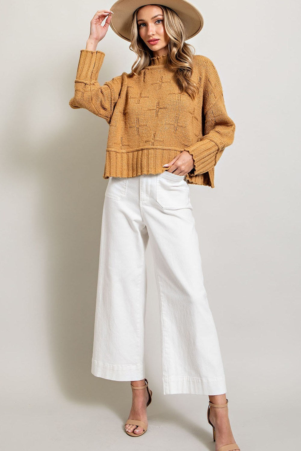 TURTLE NECK KNIT TOP