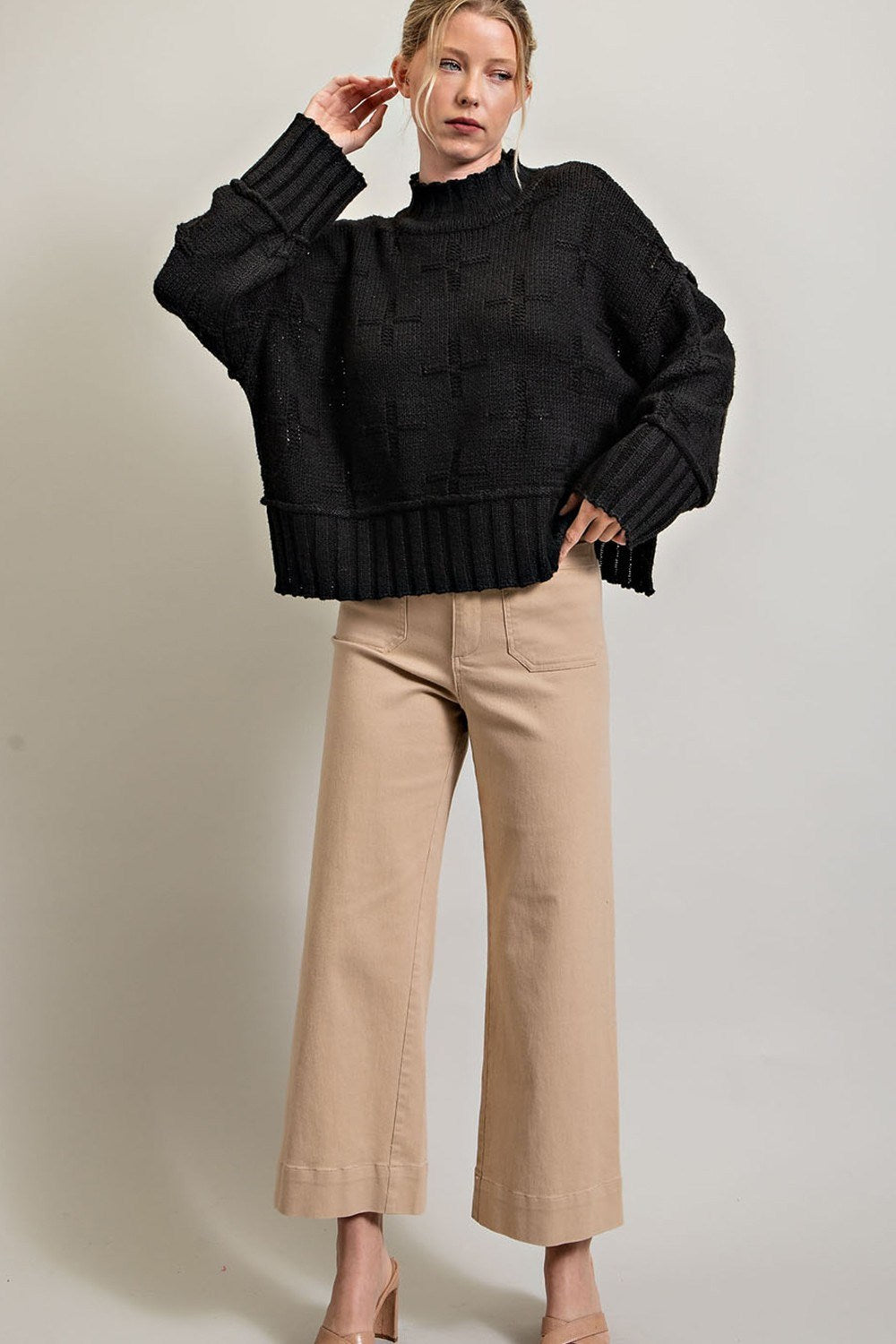 TURTLE NECK KNIT TOP