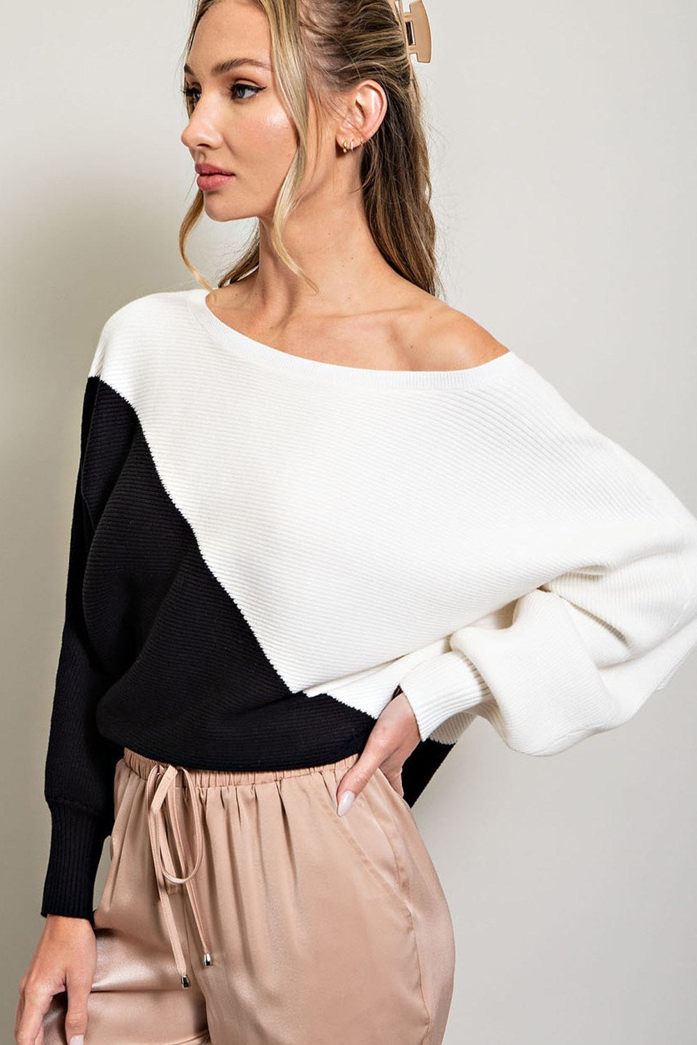 TWO TONE SWEATER TOP