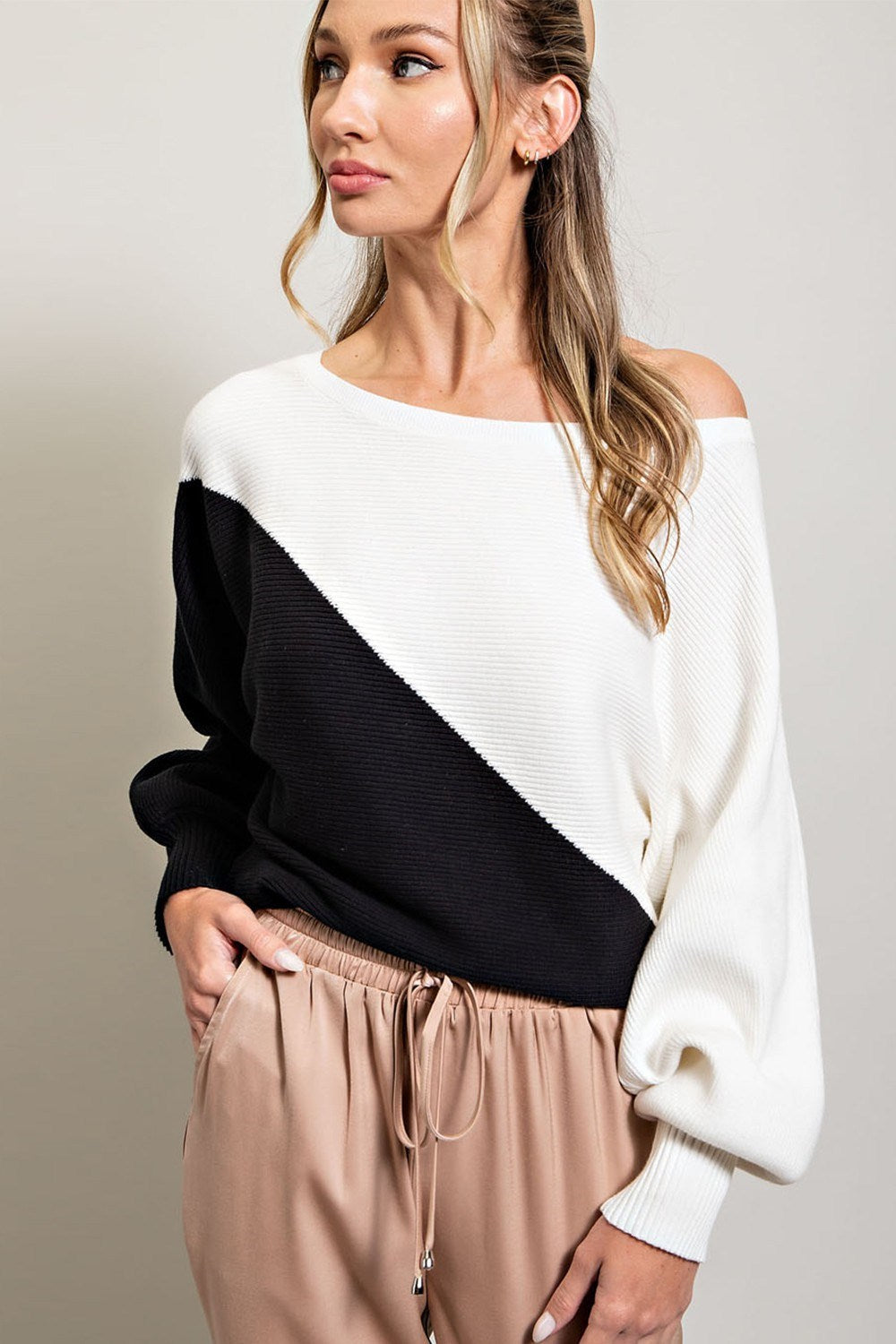 TWO TONE SWEATER TOP