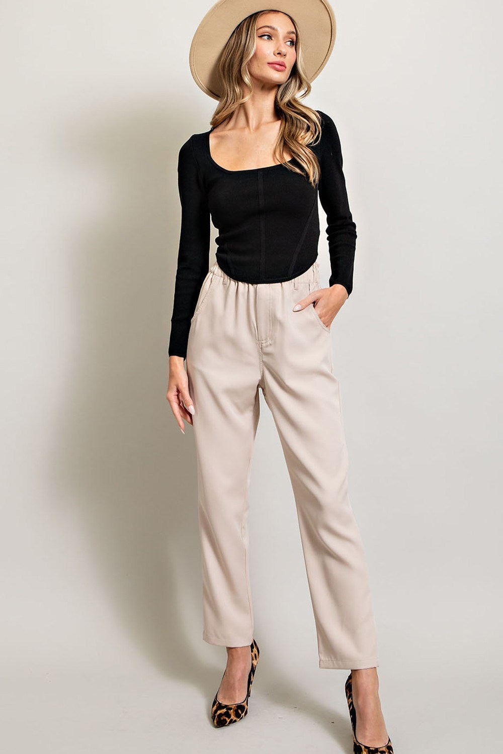 SQUARE NECK FITTED TOP