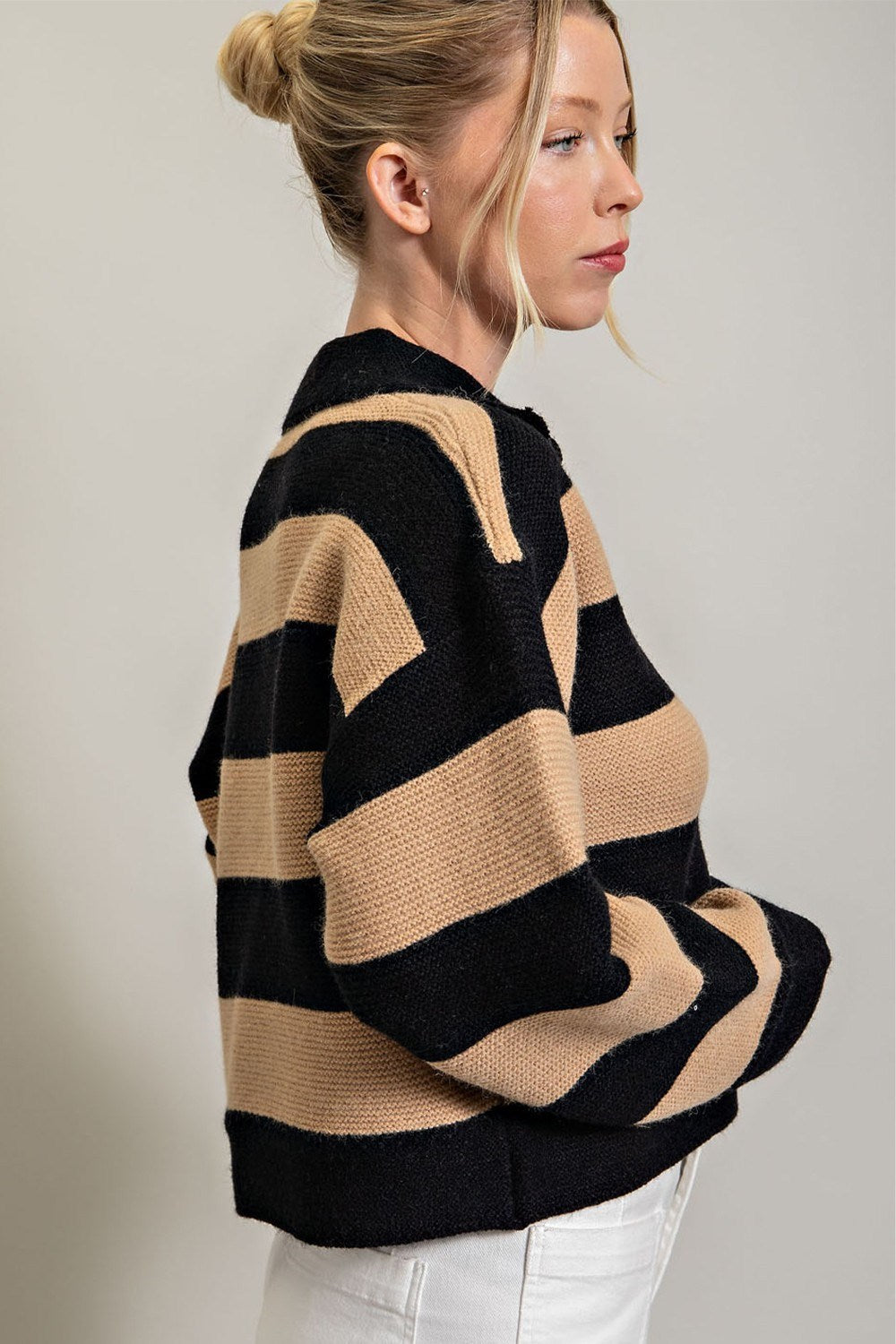 STRIPE COLLARED SWEATER TOP