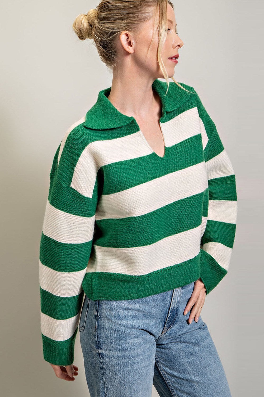 STRIPE COLLARED SWEATER TOP
