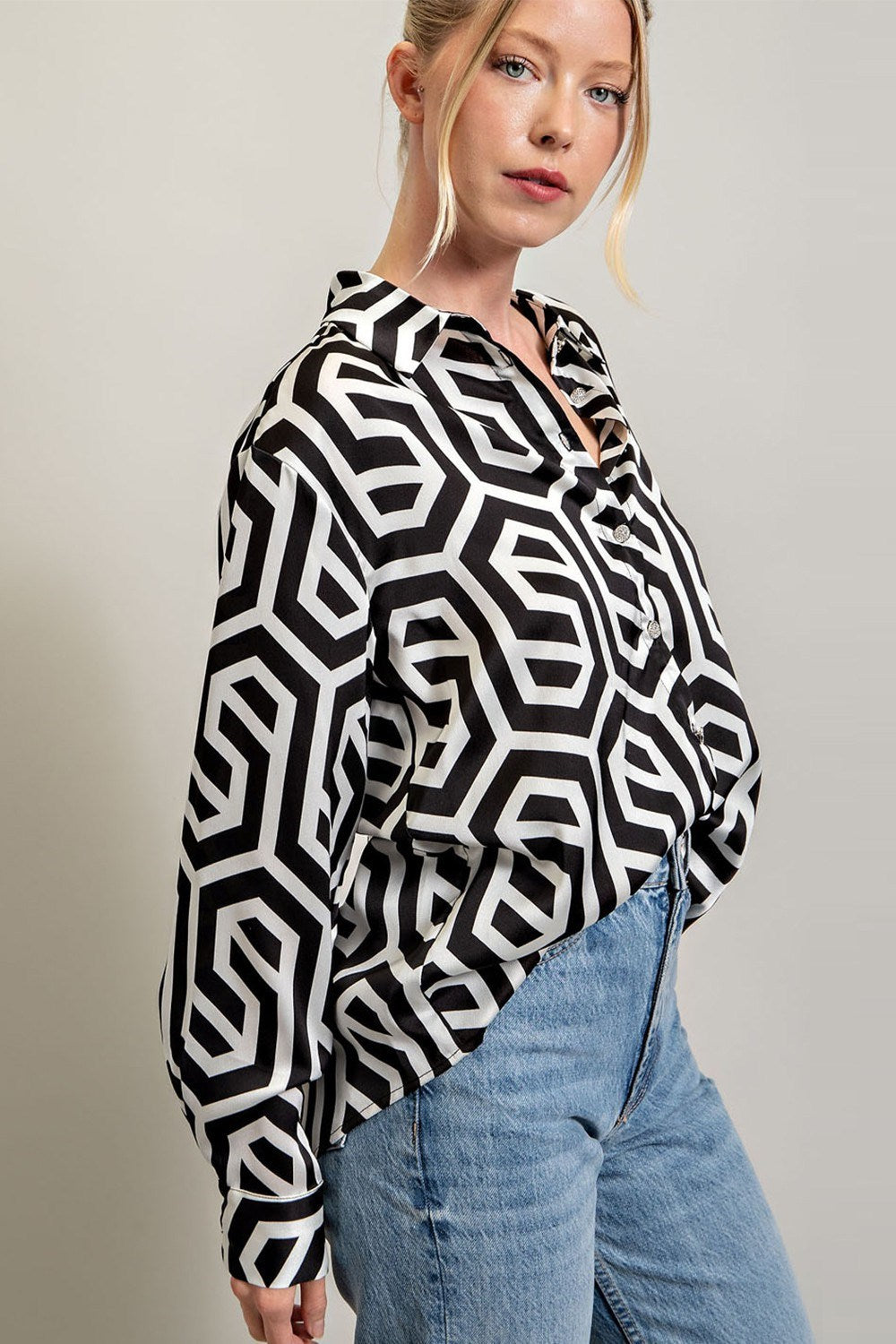 PRINTED BUTTON DOWN LONG SLEEVE TOP